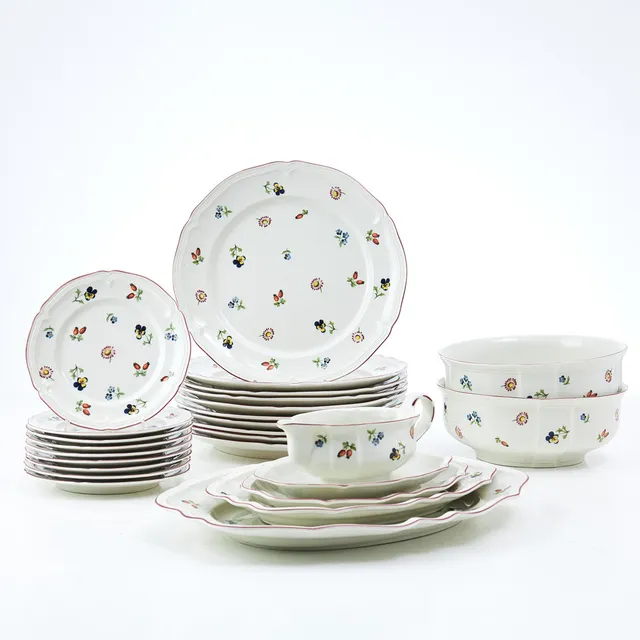 VILLEROY & BOCH, "Petite Fleur", servisdelar, totalt 25 dlr, bestående av 10 mattallrikar, 9 assietter, 2 djupa skålar, 1 såssnipa, 3 uppläggningsfat.