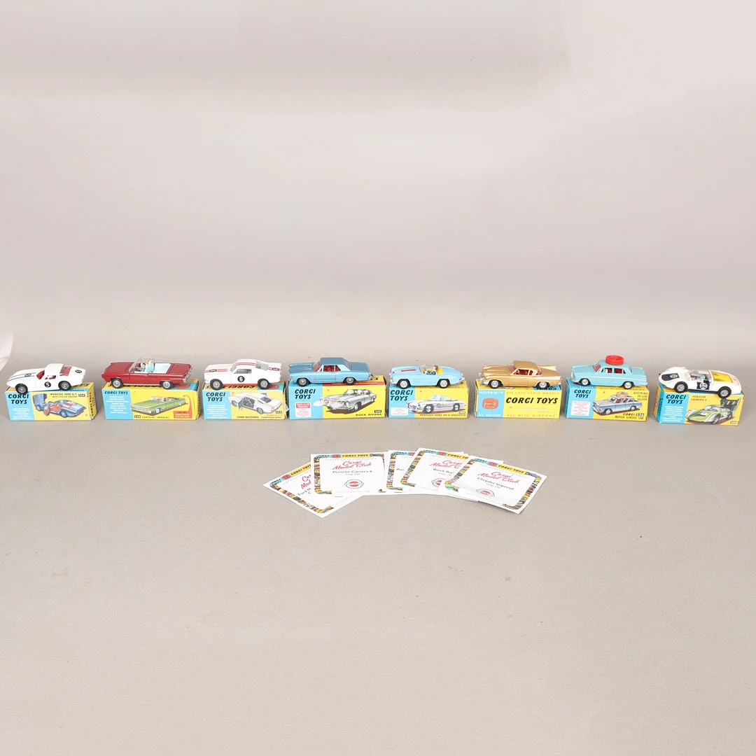 EIGHT BOXED CONTEMPORARY CORGI CARS (8). — Model cars — Bishop & Miller