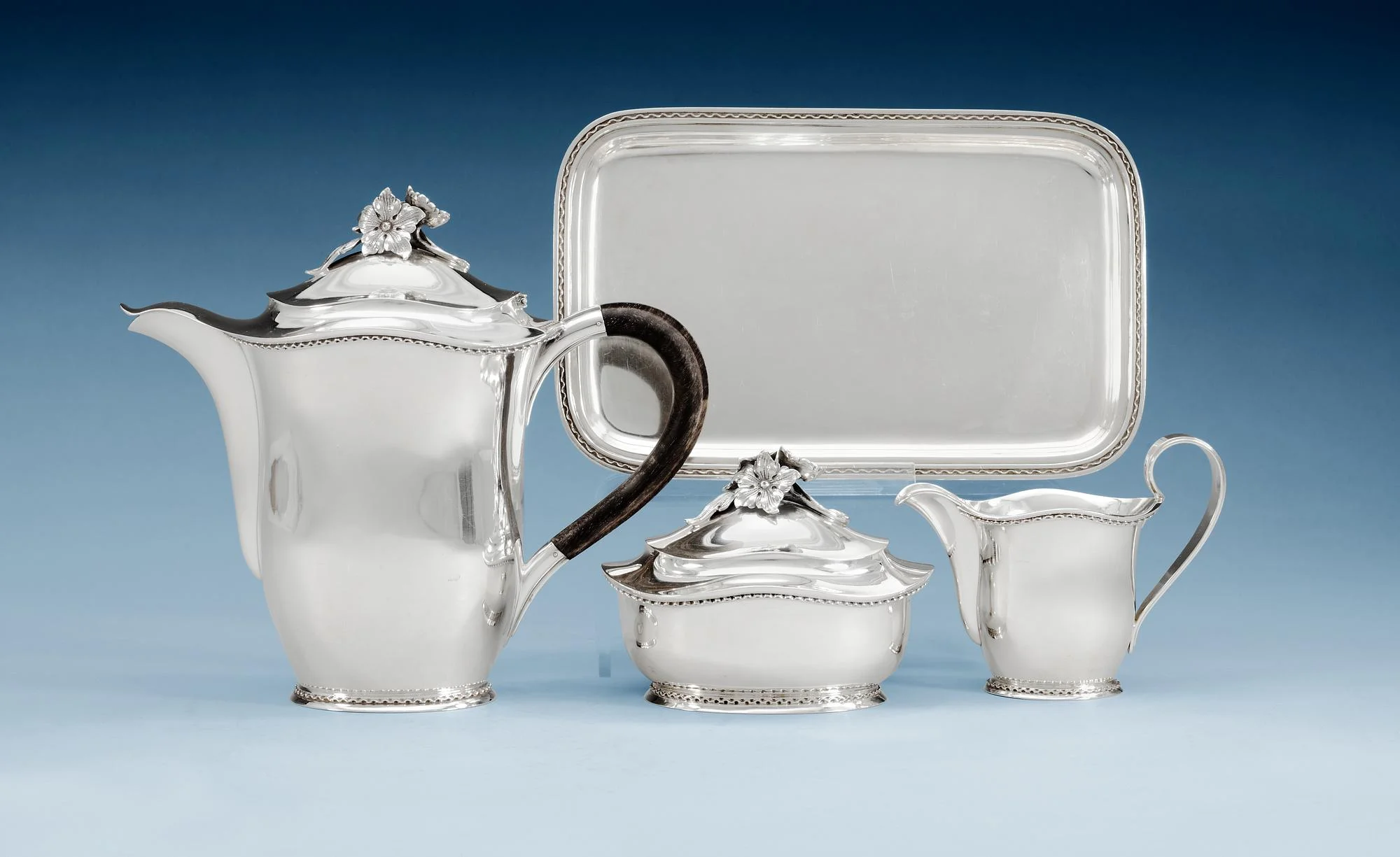 ERIC RÅSTRÖM, kaffeservis, 4 delar för C.G. Råström, Stockholm 1945 och 1948, sterling. — Bukowskis
