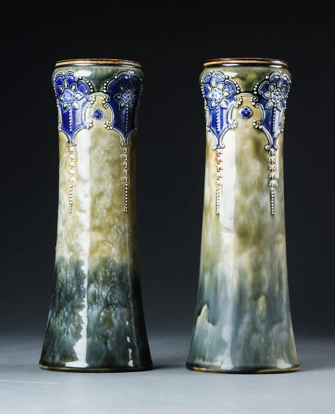 Royal Doulton. To vaser — Glass, porcelain and ceramics/Vases, bowls, dishes — Lauritz