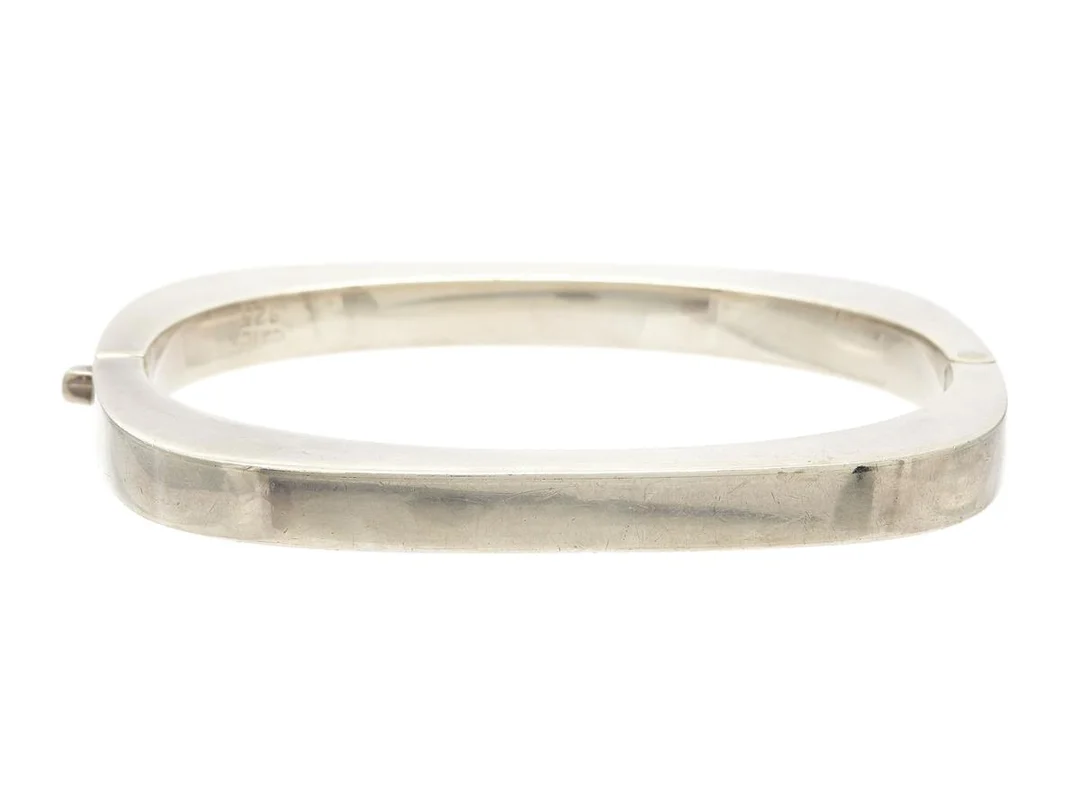 ARMRING, sterlingsilver, öppningsbar, mått 6,5x5,0 cm, vikt 34,9 g. — Smycken/Armring — Kaplans