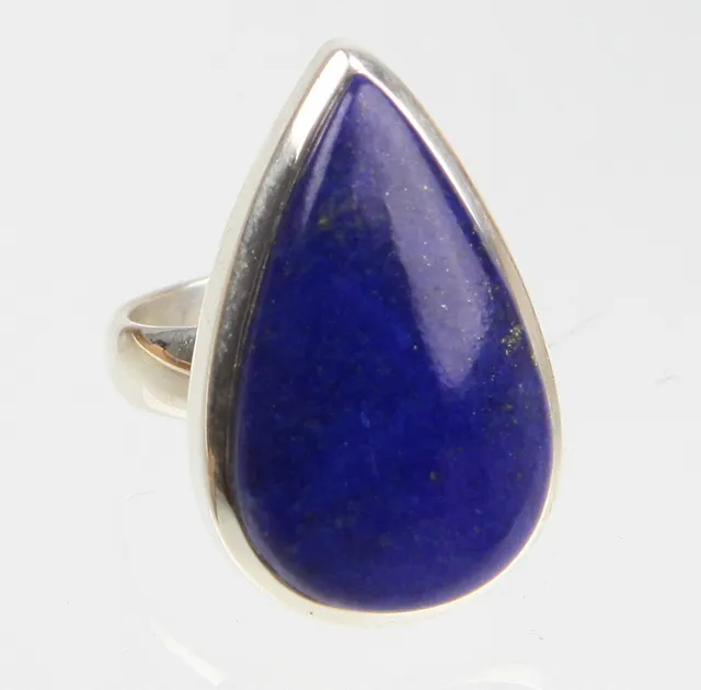 RING MIT LAPISLAZULI, IN SILBER 925.