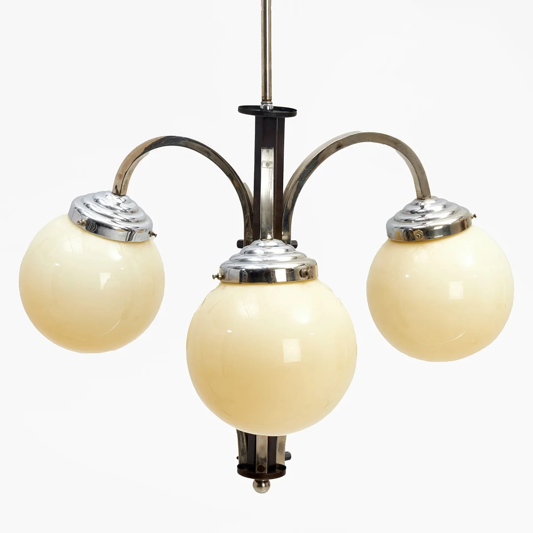 TAKLAMPA, 3 ljuspunkter, förnicklad och mörkpatinerad mässing med gultonade glaskupor, 1930-tal. Art Deco. — Ceiling lights — Crafoord Auktioner Stockholm