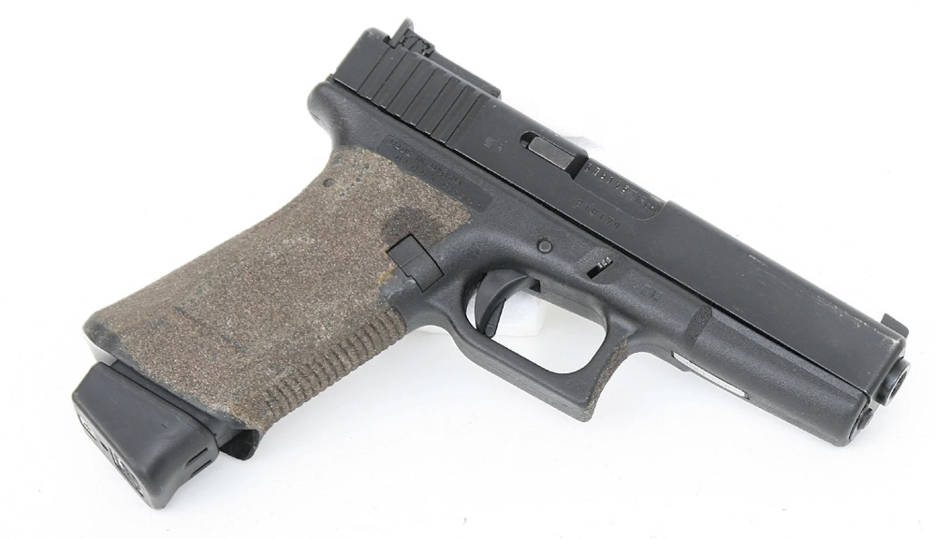 PISTOL, österikisk, Halvautomatisk, fabrikat Glock, modell 17 Sphur Custom, kaliber 9x19. — Pistols — Mauritz Widforss