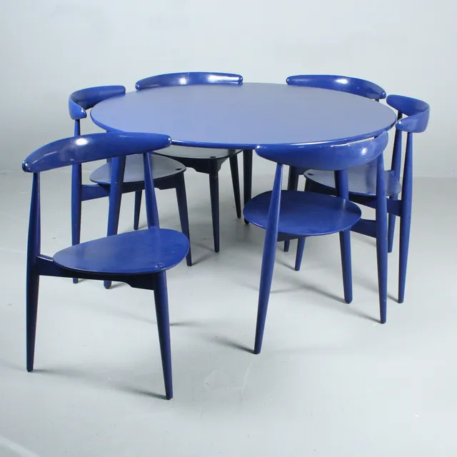 HANS J. WEGNER für FRITZ HANSEN. Esstischgruppe 'Heart', Modell 'FH4103', Dänemark, 1950er Jahre.