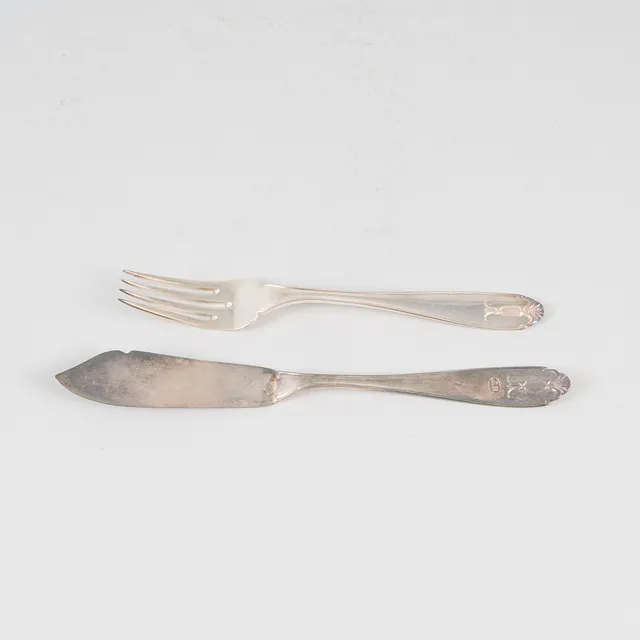 FISKBESTICK, 12 + 12 del, Nysilver, Modell Vasa, delvis monogram.