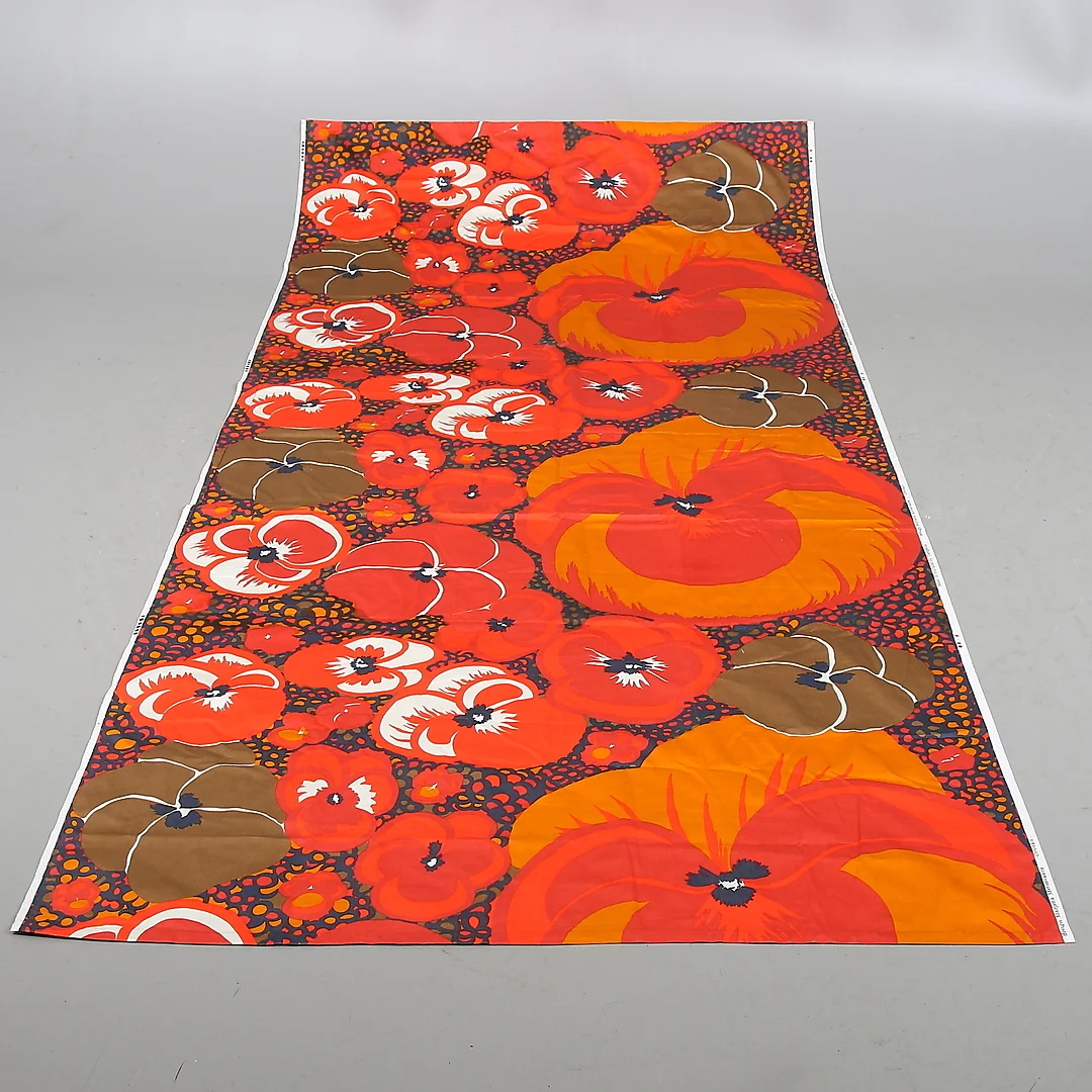 MARJATTA METSOVAARA. textil, "Orvokit", Tampella, 1960/70-tal. 274 x 130 cm. — Textiles — Stadsauktion Sundsvall
