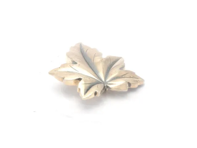 Brosch S830 2,9g, längd:32mm, bredd:30mm, löv