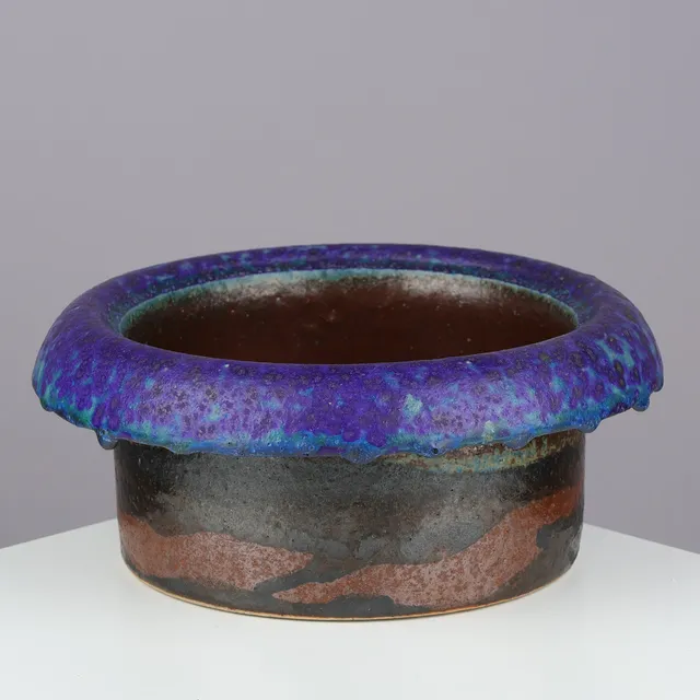 LIISA HALLAMAA. Stoneware bowl glazed in brown and blue-violet shades, Arabia, Finland, 1950s/60s.