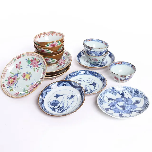 KOPPAR med fat, 8 st., porslin, Kina, 17/1800-tal.