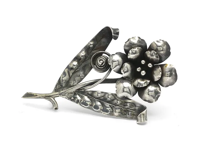 BROSCH, silver, längd 6 cm, svensktillverkad 1949.