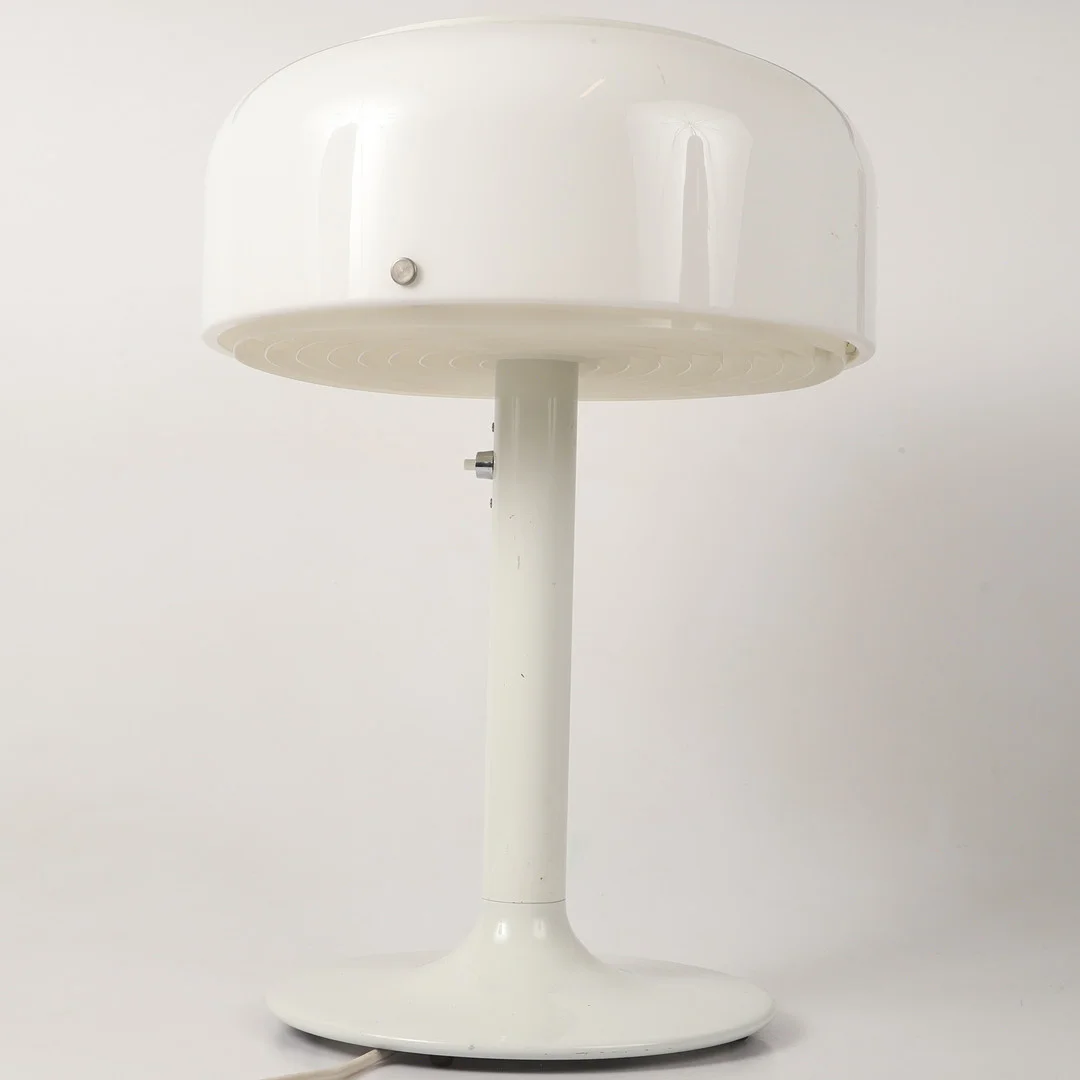 ANDERS PEHRSON. Bordslampa, "Knubbling", Ateljé Lyktan, Åhus, 1900-talets andra hälft. — Table Lamps — Helsingborgs Auktionskammare