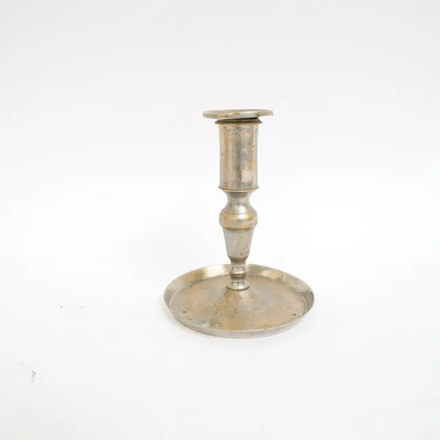 LJUSSTAKE, 1700-1800-tal, försilvrad mässing. Gängad pipa, löstagbar ljusmanchett.