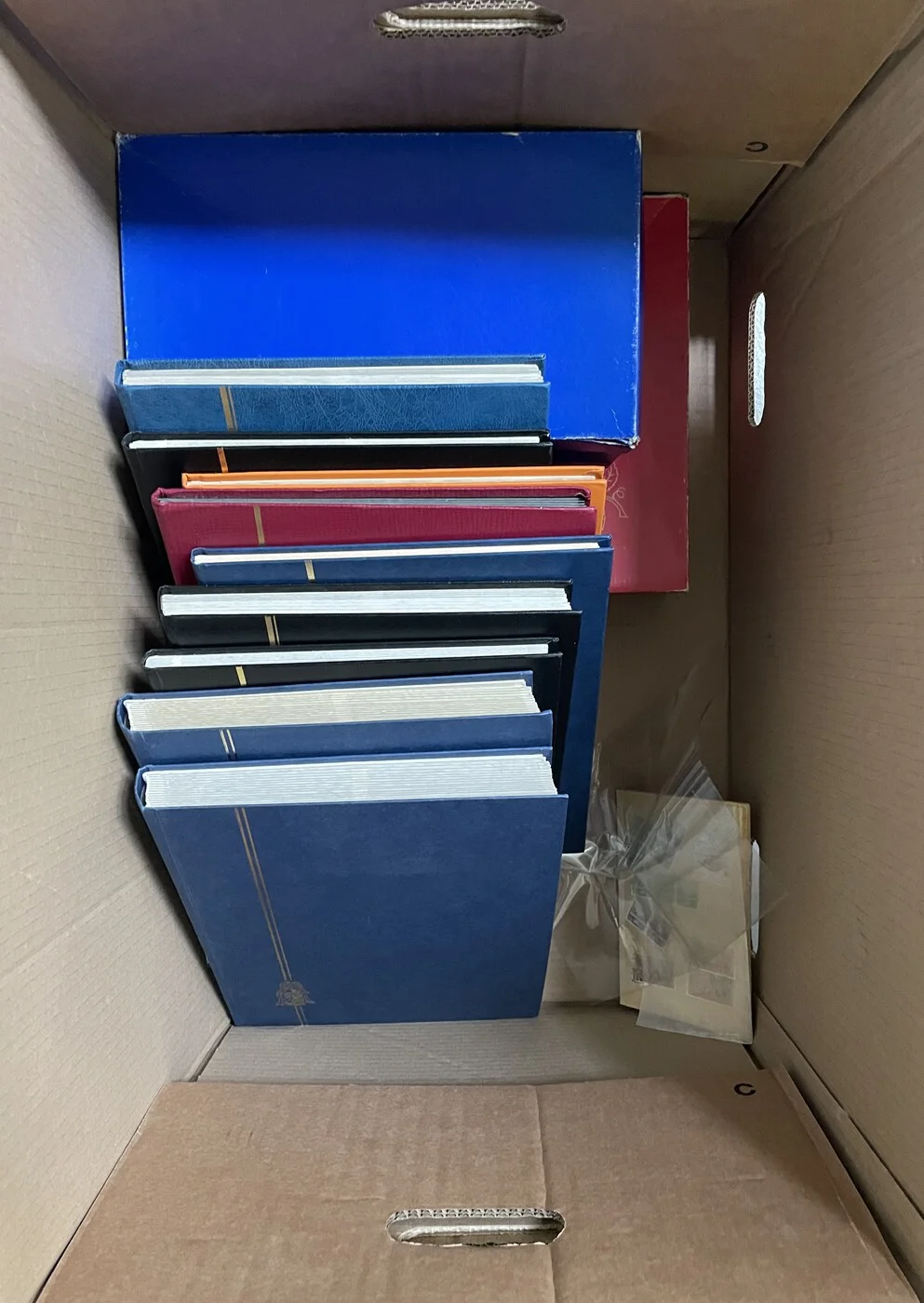 DENMARK. Card index in parchment bags and in pocket books for approx. early 2000s. — Hobby and collectibles/Stamps — Lauritz