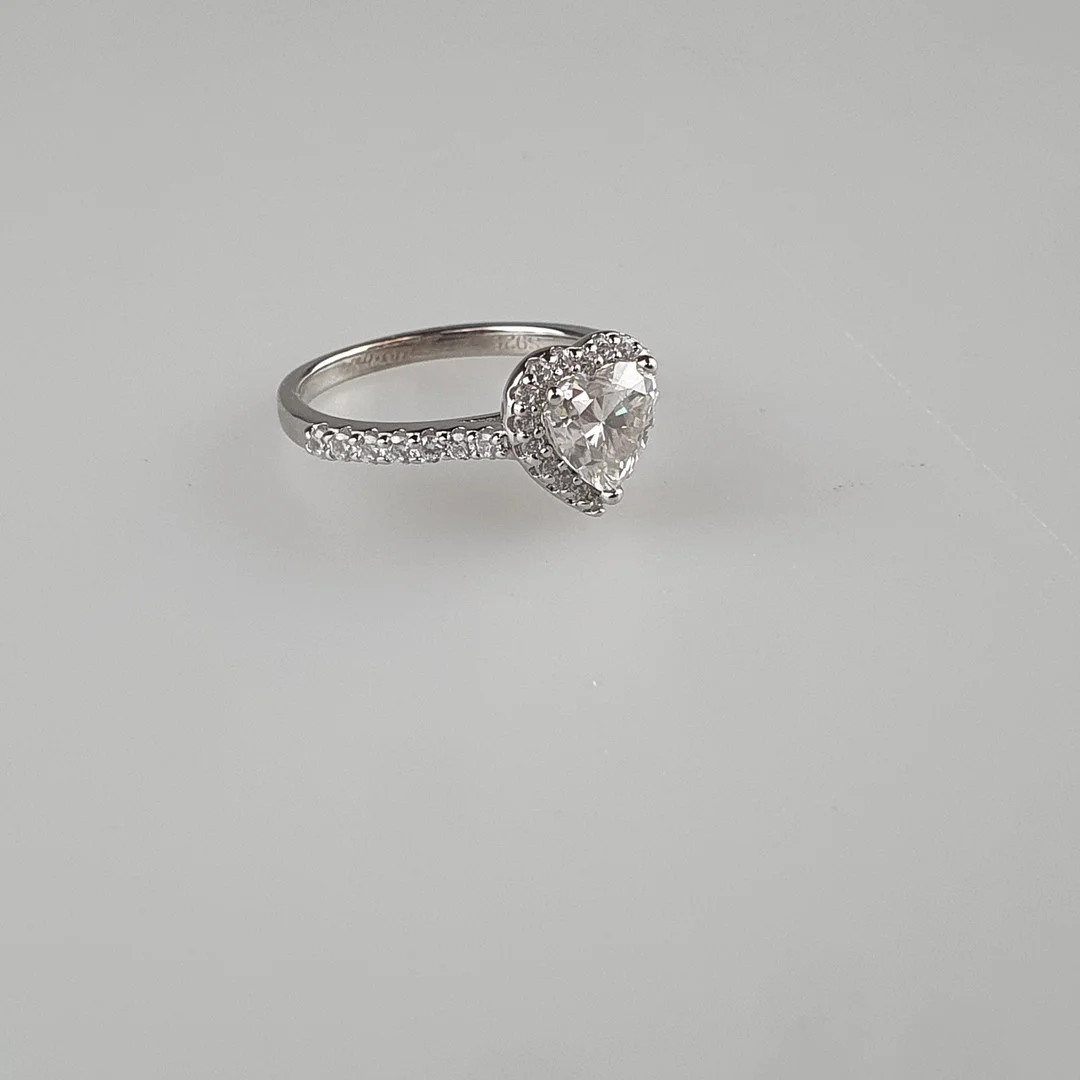 - Solitärring - Sterling Silber, (Lab Diamant), MOISSANIT 1,00 ct. — Rings — Auktionshaus Blank