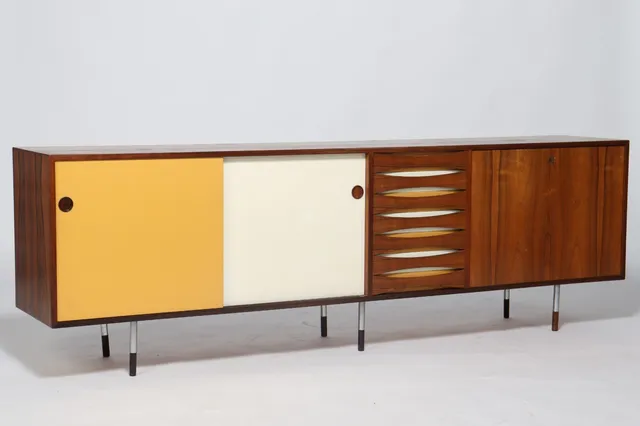 Arne Vodder. Fritstående skænk af palisander, model 29A