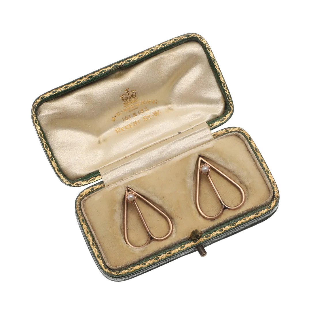 A PAIR OF EDWARDIAN GOLD COLLAR CLIPS OR TIE STUDS. — Cufflinks & Tie Pins — Lawrences Auctioneers