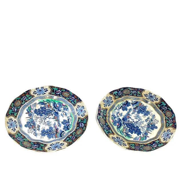 EARLY ENGLISH CHINOISERIE DESIGN PLATES.