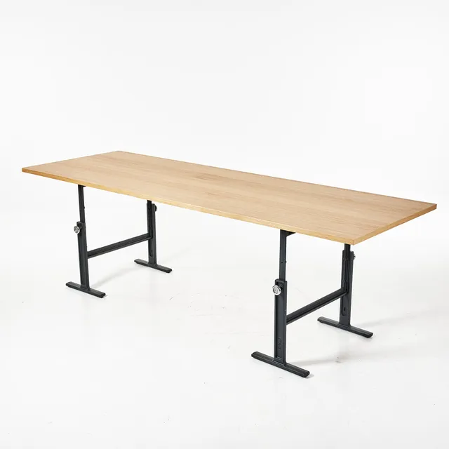 KONSTANTIN GRCIC. Bord "Brut", för Magis, designår 2017.