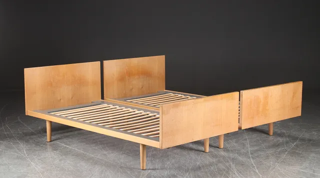 Hans J. Wegner. Par senge, egetræ (2)