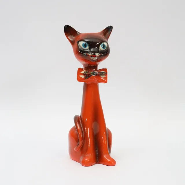 GINO MANCA. Skulptur, i form av katt, bemålad gips, 1960-tal, signerad.