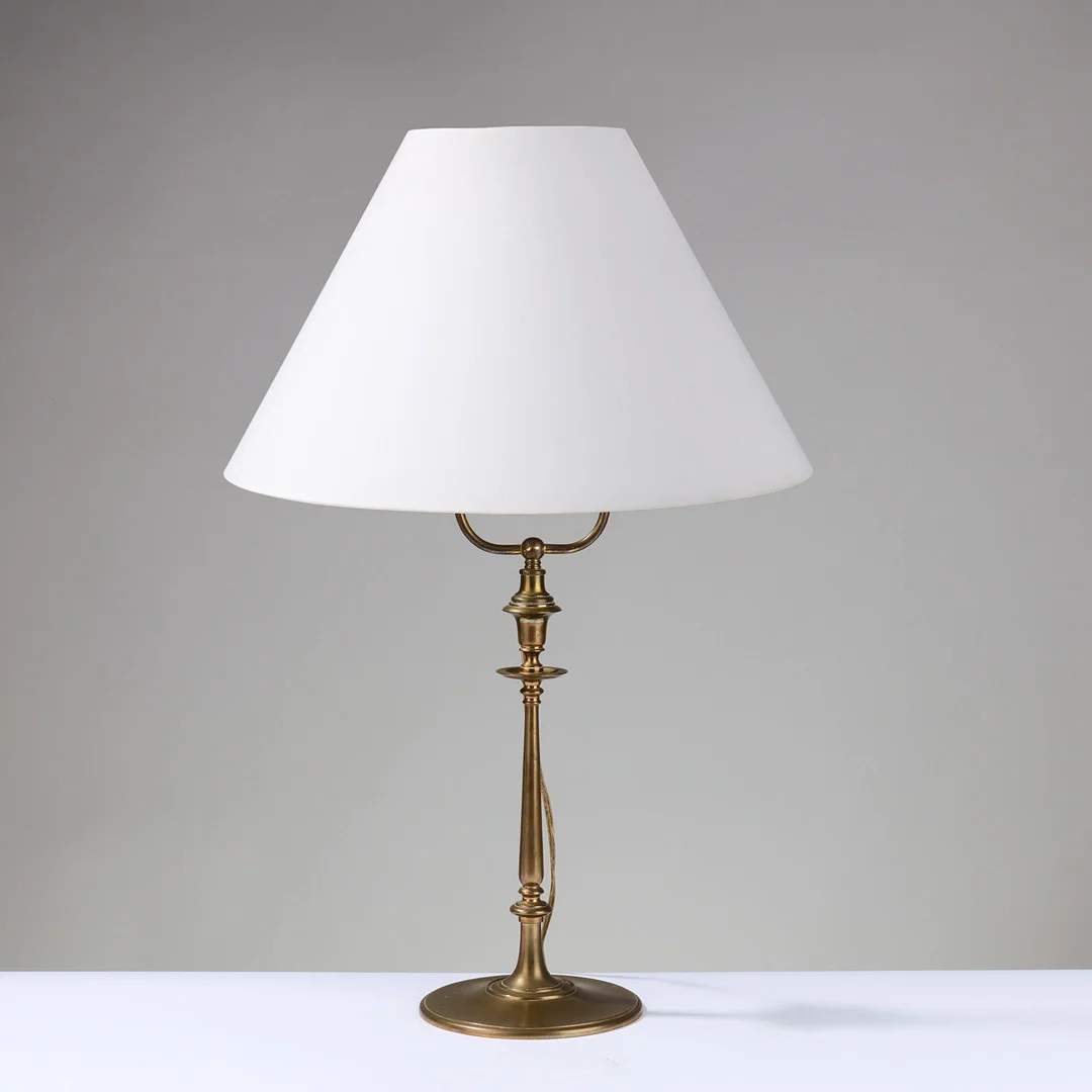 VILHELM BISSEN ( 1836 -1913). Bordlampe " Bissen" af bronze og messing. Danmark ca 1890. — Table Lamps — Palsgaard Kunstauktioner