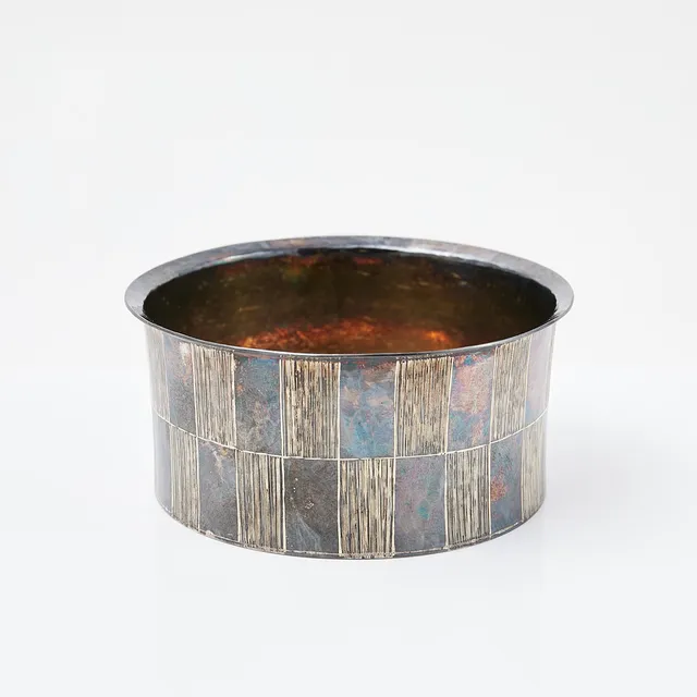 MARTIN ÖHMAN. Skål, sterlingsilver, hamrad, ristad rutor, Halmstad, 1992, numrerad 5/10.