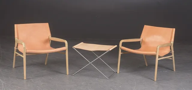 Dennis Marquart for OXDenmarq. A pair of lounge chairs model ‘Rama Chair’ + stool (3)