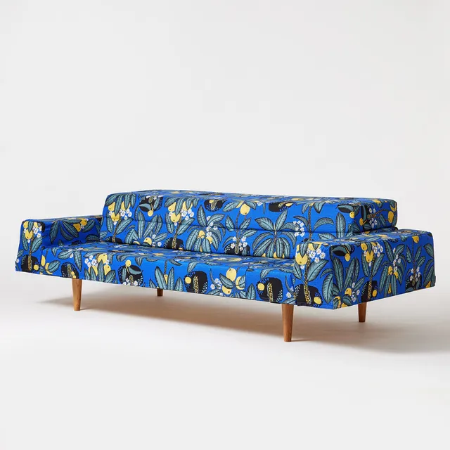 HARRI KOSKINEN. Sofa/daybed, designed in 2000, legs in oak, upholstered in Josef Frank cretonne “Notturno”.