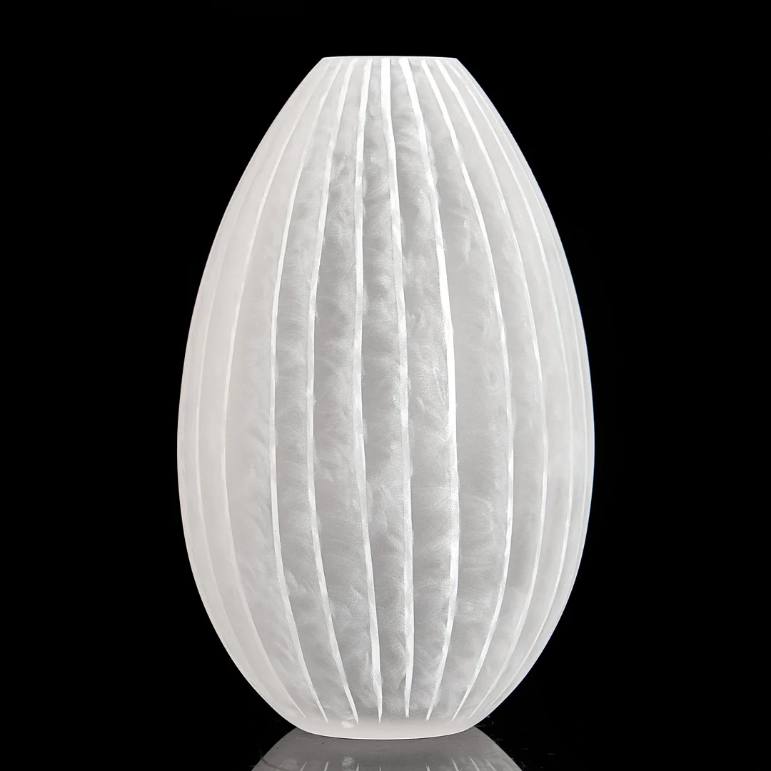 INGEGERD RÅMAN (född 1943). Vas, "Bonbon", glas, signerad, lim. ed. 300, 2010, Orrefors. — Art glass — Crafoord Auktioner Stockholm