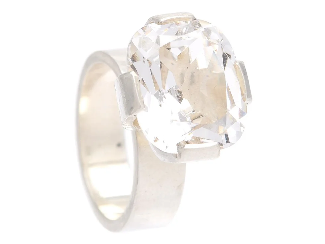 RING, silver, syntetisk vit spinell, Ceson Guldvaru, Göteborg 1966, stl 16,25 mm, vikt 8,6 g. — Smycken/Ring — Kaplans