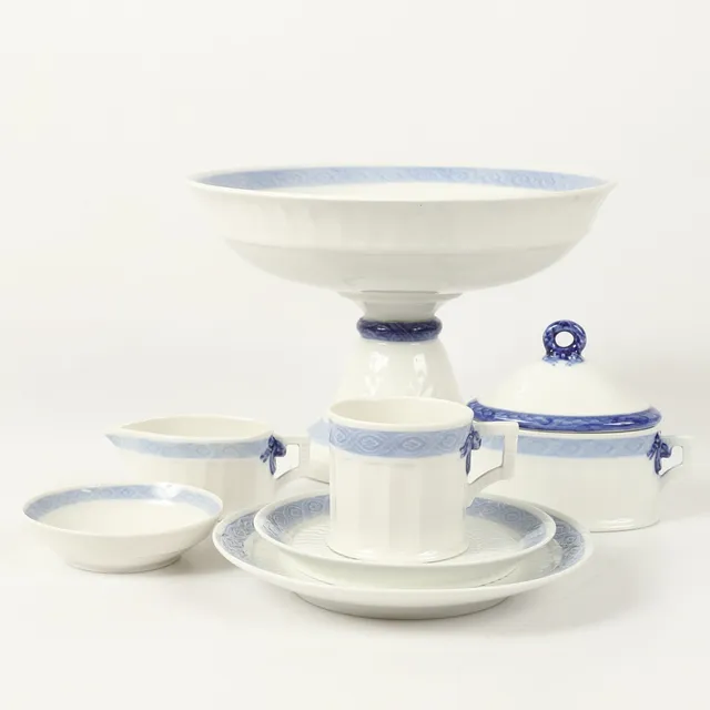 ARNOLD KROGH. Kaffeservis, 43 delar, "Vifte", porslin, Royal Copenhagen, Danmark.