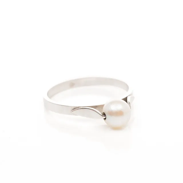 RING, 18K vitguld, Pärla, UNOARRE, Italien.