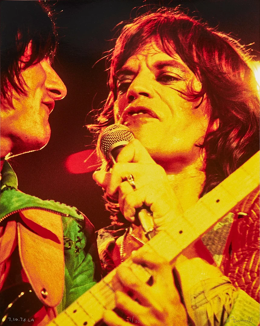 ED FINNELL (USA/SVERIGE, FÖDD 1956). Mick Jagger and Ronnie Wopod, The Rolling Stones, ''Tour of the Americas", Los Angeles Forum, July 10, 1975, 1/50, C-print. — Photography — Stockholms Auktionsverk Sickla