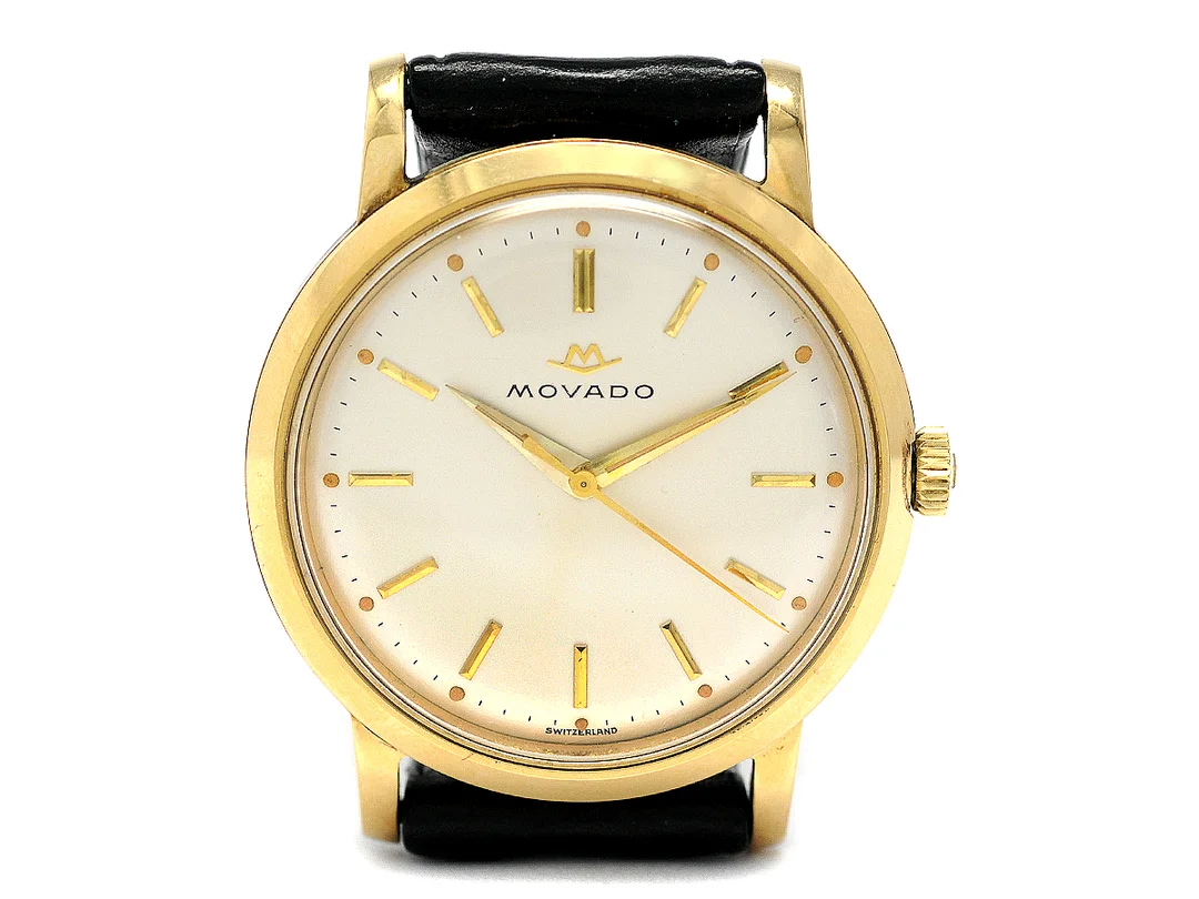 MOVADO, herrur, 34 mm, Cal 127, Serie nr. 4420, Ref nr. 18342, Boett nr. 3178715, guld på stål, manuell, plexiglas, skadad urtavla (9/10), läderband, originalspänne i doublé, ca 1960, box. — Klockor/Movado — Kaplans