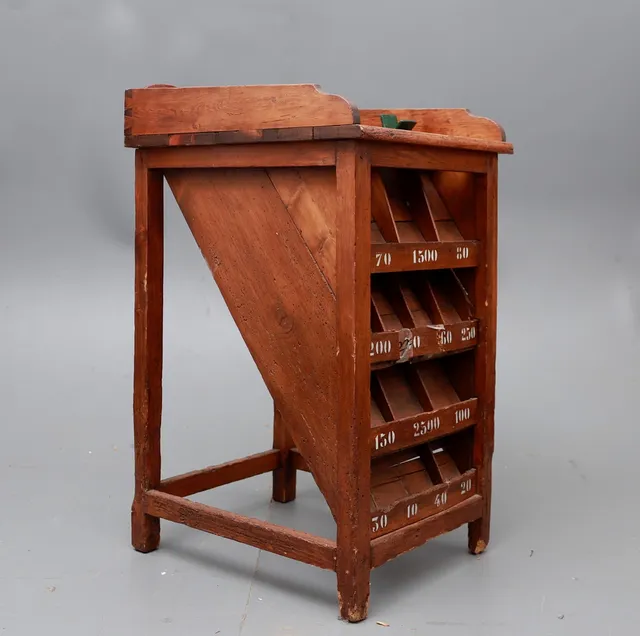 "The frog game", vintage game in wood and painted iron, first quarter of the 20th Century.