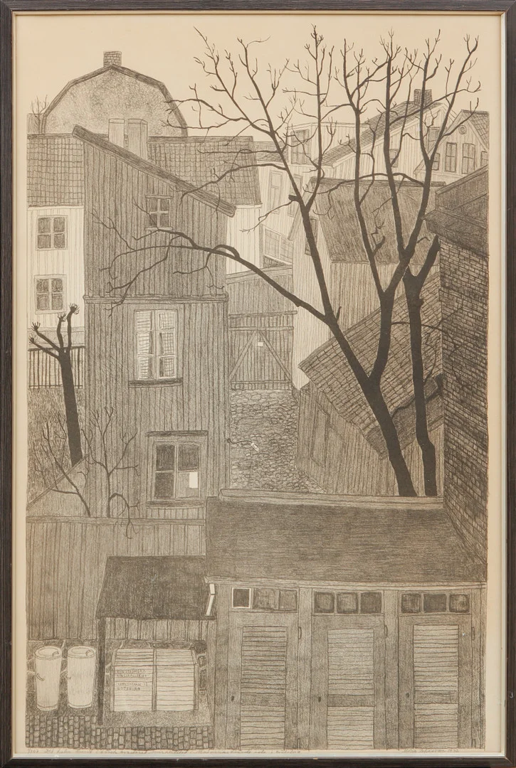 MONA JOHANSSON. Kvarteret Amiralitetet Majorna, litografi, signerad och numrerad 1/307. — Engravings & Prints — Göteborgs Auktionsverk