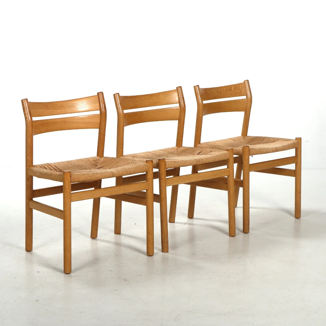 Børge Mogensen. Three oak chairs, model BM1. (3) — Furniture/Chairs — Lauritz
