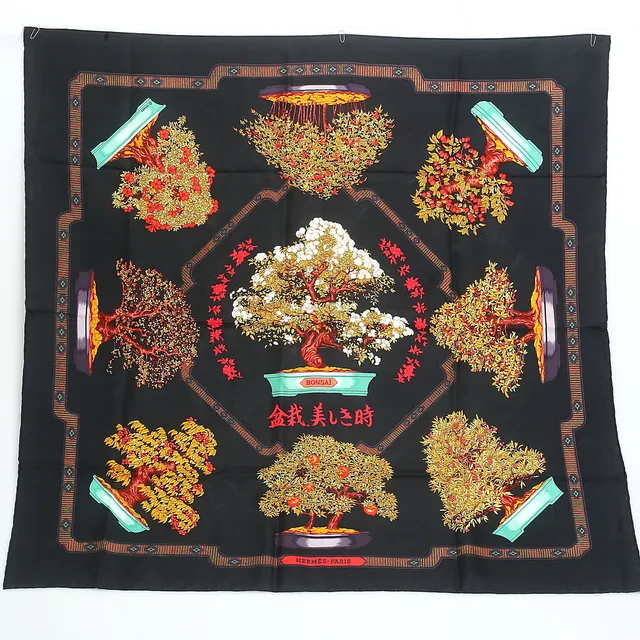 HERMÈS, scarf, siden, "Les Beaux Jours de Bonsai", design Catherine Baschet år 1991.