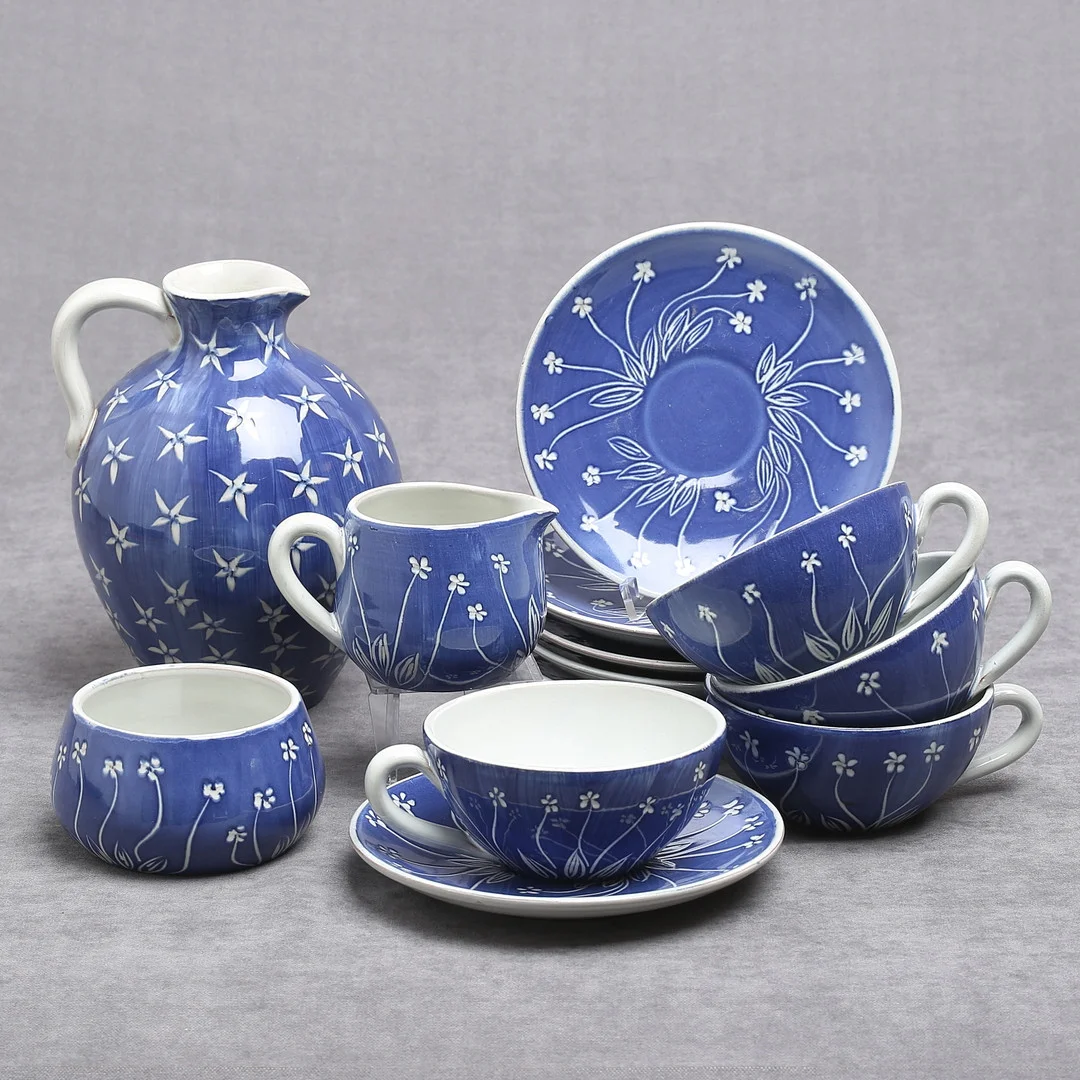 INGRID ATTERBERG. Servisdelar 7 delar, bland annat tekoppar, Ekeby. — Tableware — Auktionshuset Kolonn