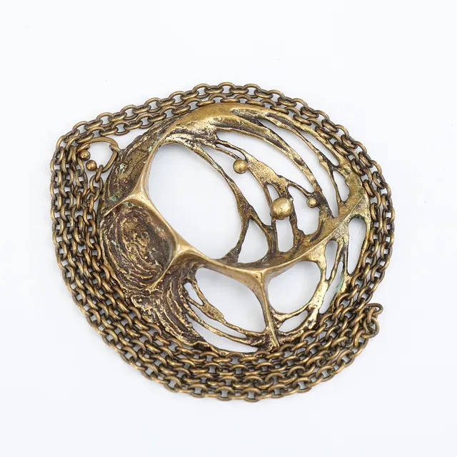 KARL LAINE. Halsband, "Spiderweb", brons, 1970-tal.