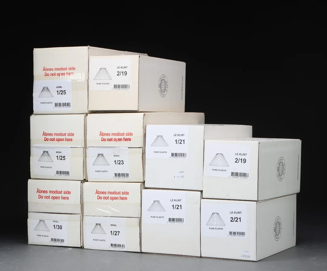 Le Klint. Samling ubrugte plisserede skærme (10) — Lamps and lighting/Table lamps — Lauritz