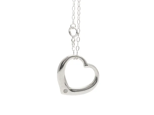 KEDJA/HÄNGE, sterlingsilver, åttkantslipad diamant ca 0,02 ct, ca W/P1, längd 46 cm, vikt 3,0 g.