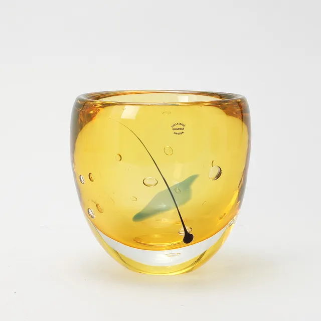 CARLOS R PEBAQUÉ. Skål, glas, carateknik, Gullaskruf Atelje.