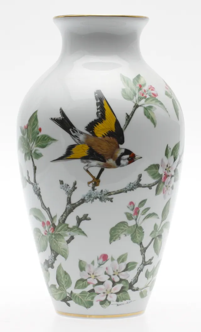 VAS, porslin, "The Woodland Bird Vase", Basil Ede, Franklin Porcelain, Ltd Edition 1981.