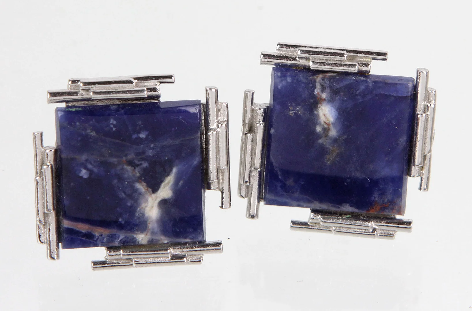 DESIGNER MANSCHETTENKNÖPFE mit Sodalith, Silber 925. — Cufflinks & Tie Pins — Auktionshaus Bossard