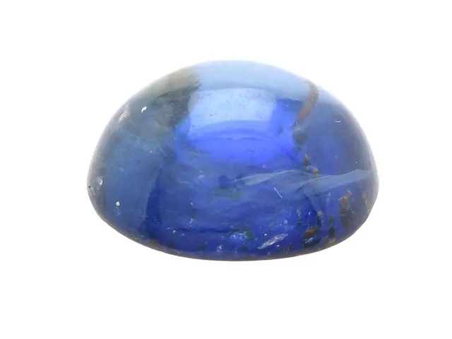 SAFIR, cabochonslipad, 3,25 ct, 9,1x7,9x4,3 mm, inneslutningar når ytan.