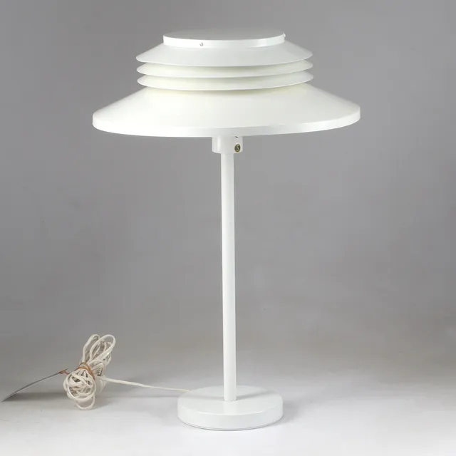 HANS-AGNE JAKOBSSON. Bordslampa, B 120, Markaryd, 1900-talets senare del.