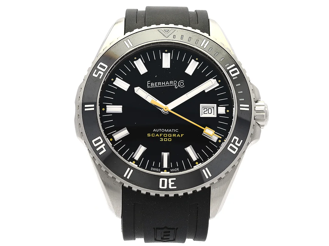 EBERHARD & CO, Scafograf 300, Cal ETA 2824-2, Serie nr. 0688, Ref nr. 41034.1, Boett nr. 41034, herrur, 43 mm, stål, automatisk, safirglas, datum, heliumventil, gummiband, originalspänne, ca 2020, box, ytterkartong. — Klockor/Eberhard & Co — Kaplans