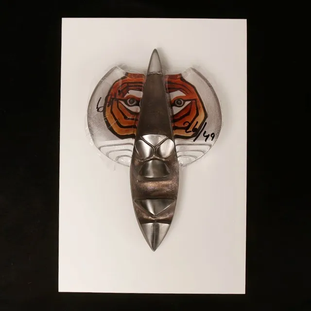 MATS JONASSON. Väggskulptur, glas och järn, "The Hunter III", numrerad 26/49, signerad, Målerås.